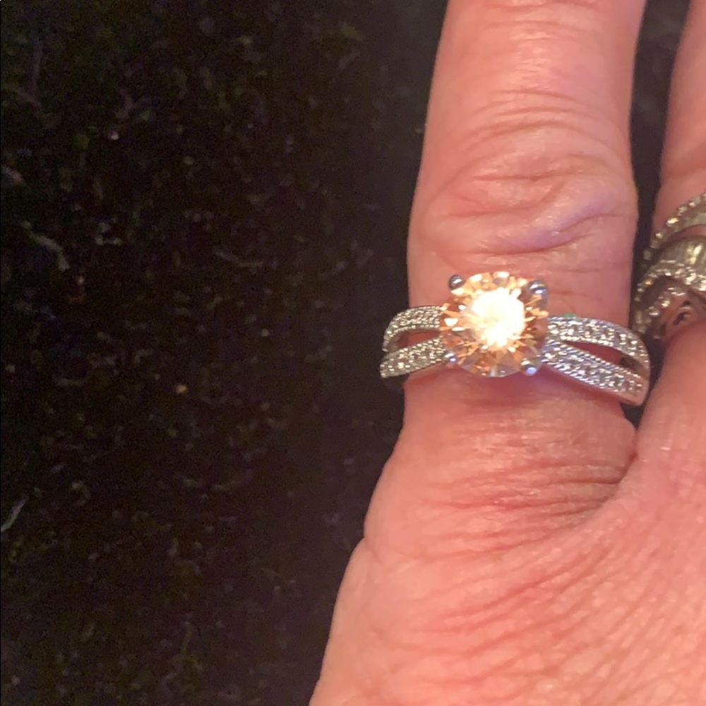 Beautiful gf ring wth citrine stone & cz